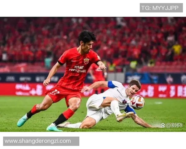 足球明星因意外受伤引发球迷热议恢复之路备受关注